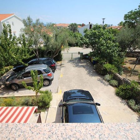 Apartmani Zem, Krk クルク エクステリア 写真