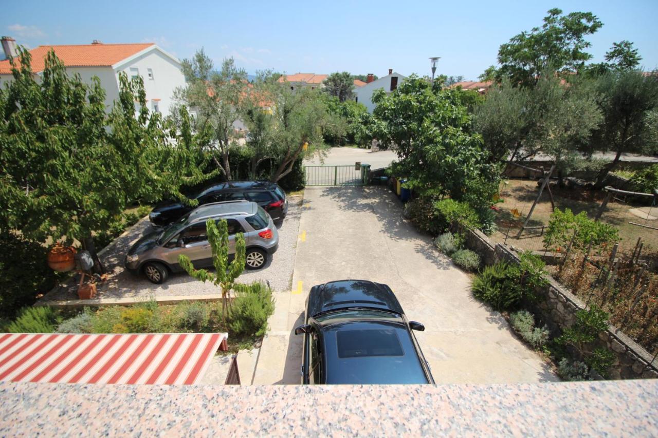 Apartmani Zem, Krk クルク エクステリア 写真