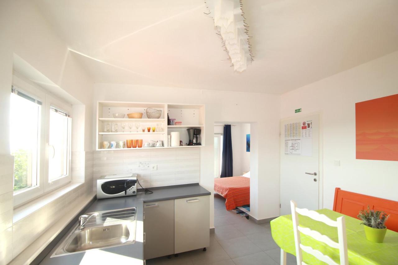 Apartmani Zem, Krk クルク エクステリア 写真