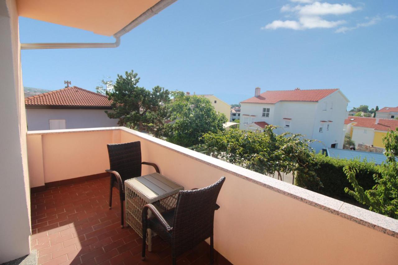 Apartmani Zem, Krk クルク エクステリア 写真