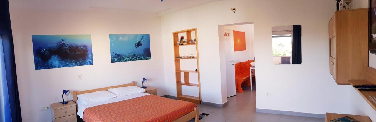Apartmani Zem, Krk クルク エクステリア 写真