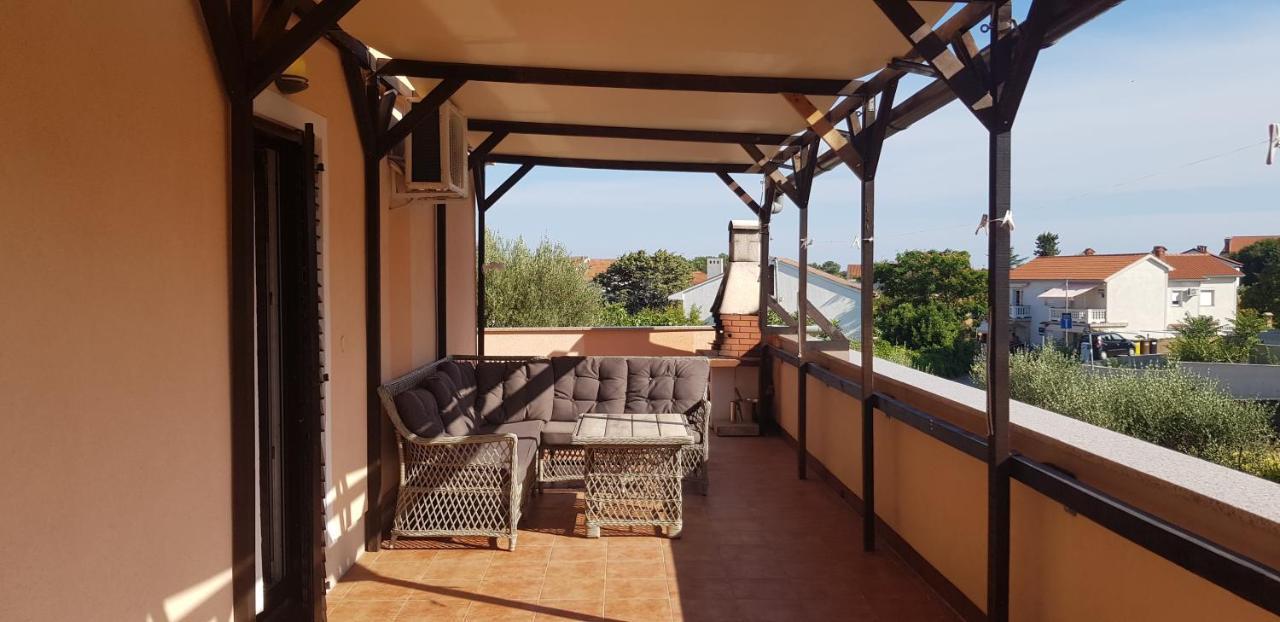 Apartmani Zem, Krk クルク エクステリア 写真