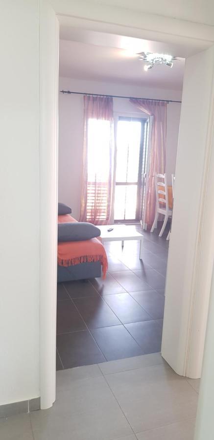 Apartmani Zem, Krk クルク エクステリア 写真
